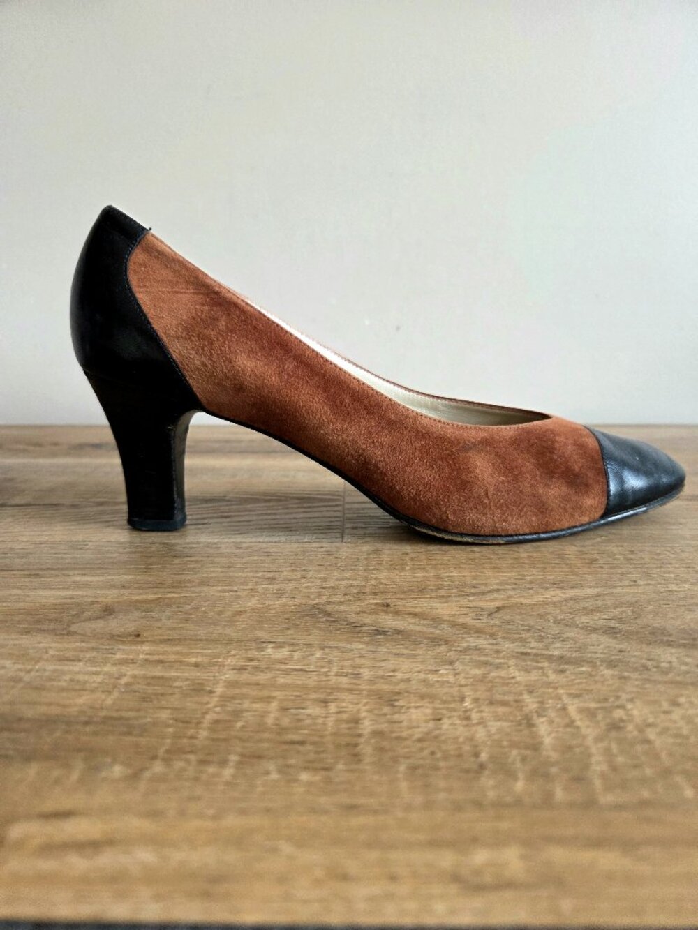 Vintage Peter Kaiser brown suede and black leather pumps shoes made in Germany.